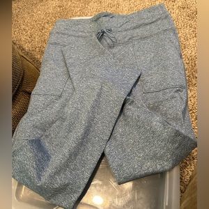 Old Navy leggings with pockets and drawstring size XL Gray